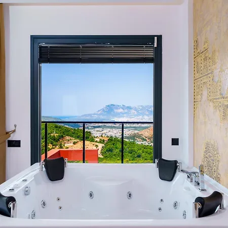 Newcastle In Kalkan, Antalya Vilă